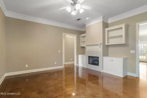 Living - 153 Regatta Dr, Brandon, MS 39047 photo 1 of 3