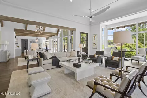 Living - 150 Old Trace Rd, Madison, MS 39110 photo 3 of 4