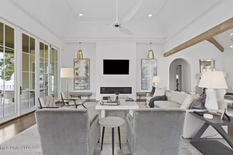 Living - 150 Old Trace Rd, Madison, MS 39110 photo 1 of 4