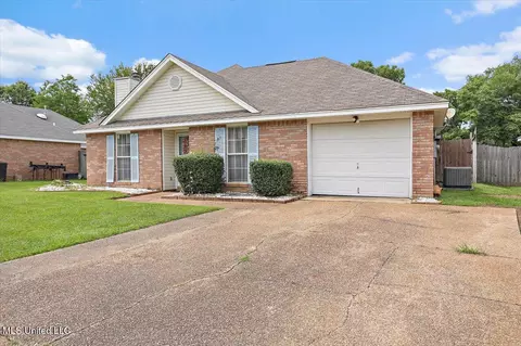 2120 Meagan Dr, Byram, MS 39272