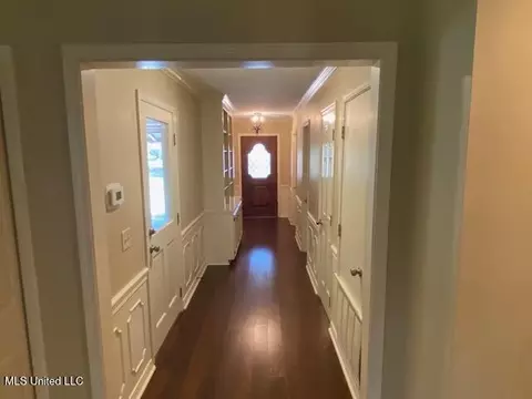 Entry Way - 14 Robinwood Pl, Jackson, MS 39211 photo 1 of 1