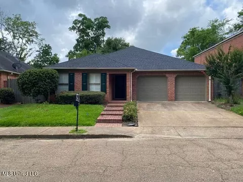 14 Robinwood Pl, Jackson, MS 39211