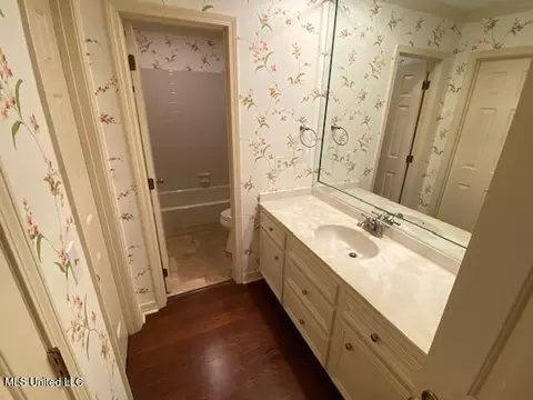 Bath - 14 Robinwood Pl, Jackson, MS 39211 photo 1 of 5