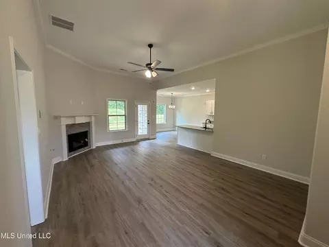 Living - 864 Andys Way, Hernando, MS 38632 photo 4 of 5