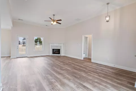 Living - 896 Andys Way, Hernando, MS 38632 photo 1 of 4