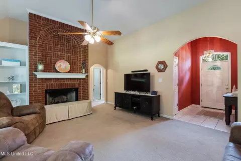 Living - 1283 Caleb Ln, Coldwater, MS 38618 photo 1 of 1