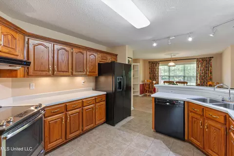 Kitchen - 1283 Caleb Ln, Coldwater, MS 38618 photo 2 of 4