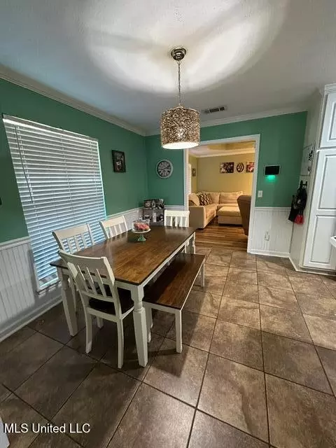 Dining - 133 Windchase, Brandon, MS 39042 photo 3 of 5