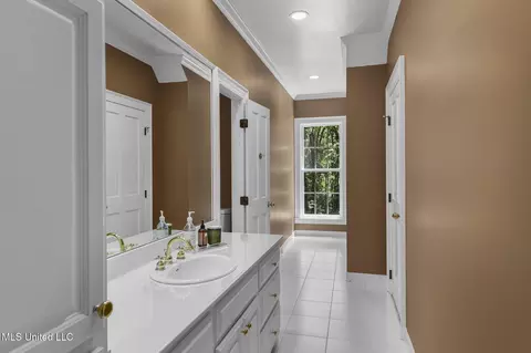 Entry Way - 169 Pine Hill Dr, Brandon, MS 39047 photo 14 of 16
