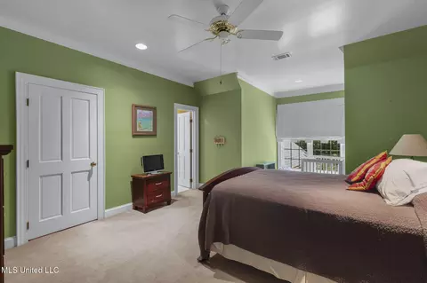 Bedroom - 169 Pine Hill Dr, Brandon, MS 39047 photo 8 of 11