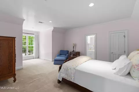 Bedroom - 169 Pine Hill Dr, Brandon, MS 39047 photo 6 of 11