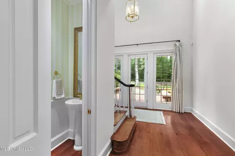 Entry Way - 169 Pine Hill Dr, Brandon, MS 39047 photo 6 of 16