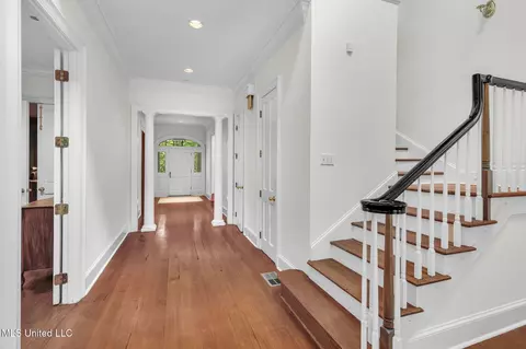 Entry Way - 169 Pine Hill Dr, Brandon, MS 39047 photo 5 of 16