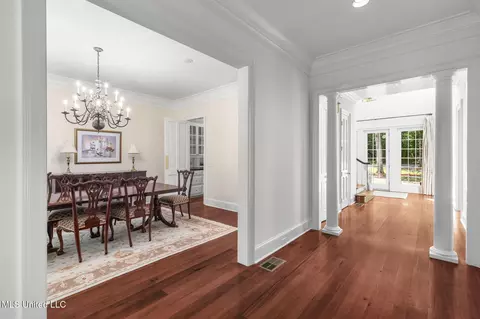 Entry Way - 169 Pine Hill Dr, Brandon, MS 39047 photo 2 of 16