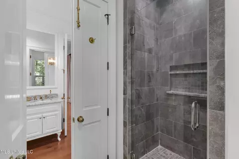Bath - 169 Pine Hill Dr, Brandon, MS 39047 photo 5 of 12