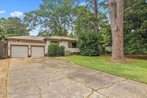 1032 Meadowbrook Rd, Jackson, MS 39206