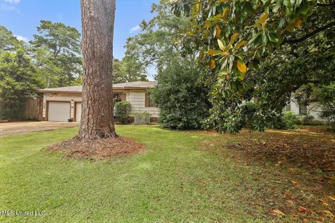 Exterior - 1032 Meadowbrook Rd, Jackson, MS 39206 photo 2 of 8
