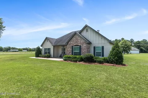 Exterior - 1223 Weeks Rd, Lucedale, MS 39452 photo 2 of 14