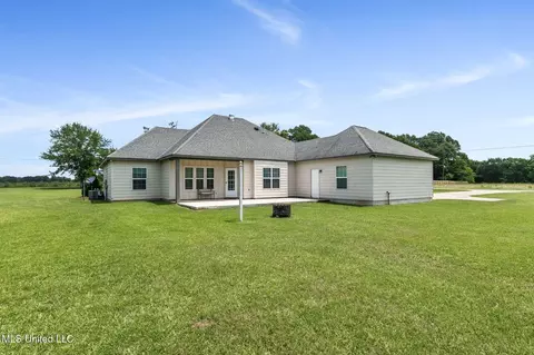 Exterior - 1223 Weeks Rd, Lucedale, MS 39452 photo 9 of 14