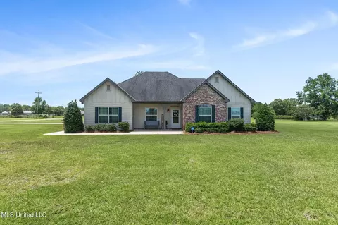 1223 Weeks Rd, Lucedale, MS 39452