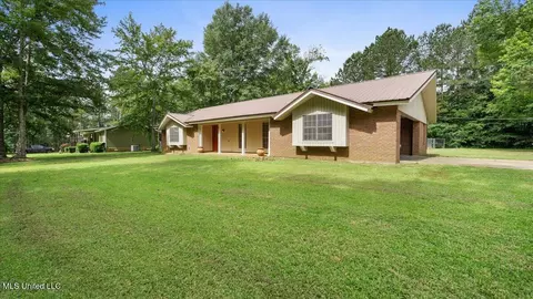 3222 Stage Rd, Morton, MS 39117
