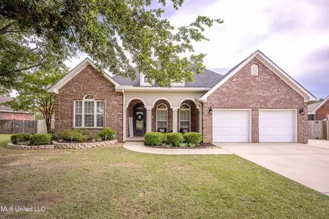 1412 Shelby Ln, Ocean Springs, MS 39564