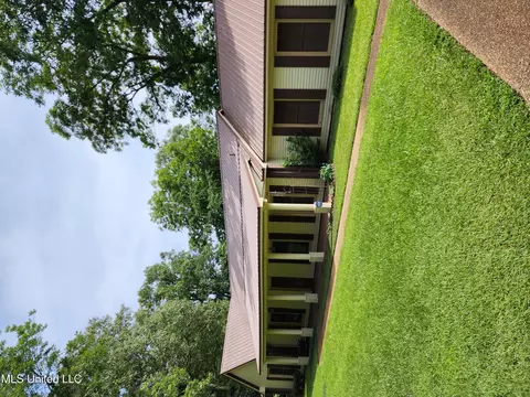 1446 Ridge Rd, Yazoo City, MS 39194