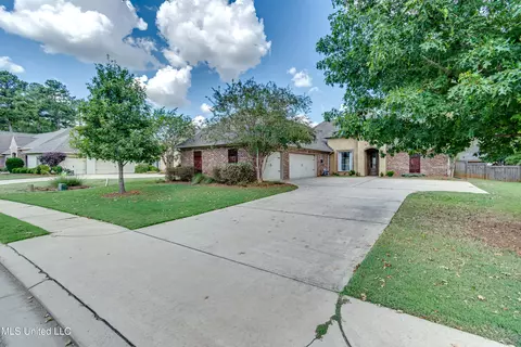 Exterior - 147 Grayhawk Dr, Madison, MS 39110 photo 2 of 10