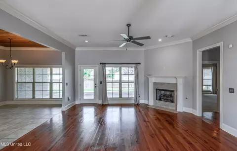 Living - 147 Grayhawk Dr, Madison, MS 39110 photo 5 of 5
