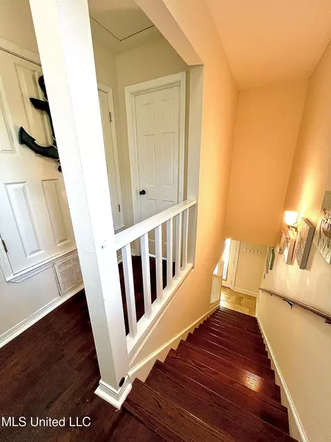 Entry Way - 291 Highpoint Dr #291, Diamondhead, MS 39525 photo 3 of 4