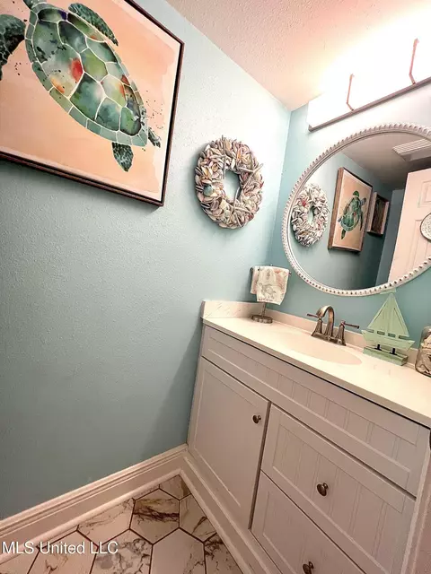 Bath - 291 Highpoint Dr #291, Diamondhead, MS 39525 photo 1 of 3