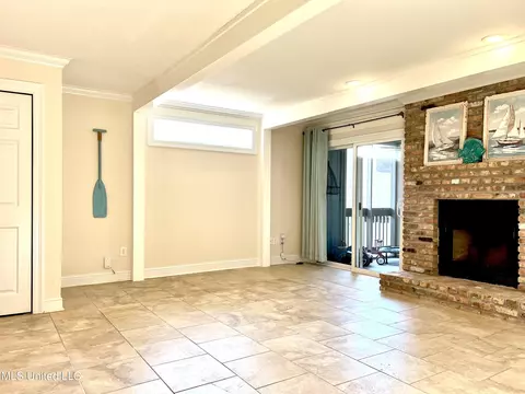 Living - 291 Highpoint Dr #291, Diamondhead, MS 39525 photo 2 of 2