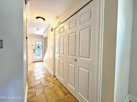 Entry Way - 291 Highpoint Dr #291, Diamondhead, MS 39525 photo 2 of 4