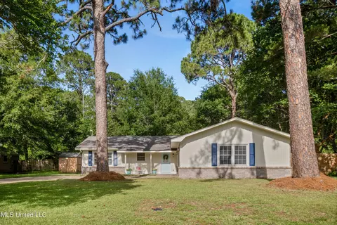 116 Braeburn Dr, Ocean Springs, MS 39564