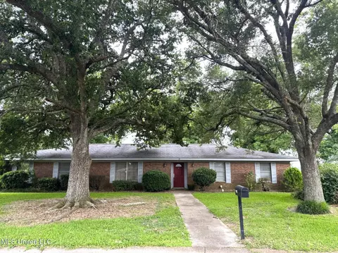902 Myrtle St, Vidalia, LA 71373