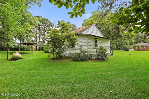 Exterior - 873 Smith Co Rd 142, Morton, MS 39117 photo 9 of 11