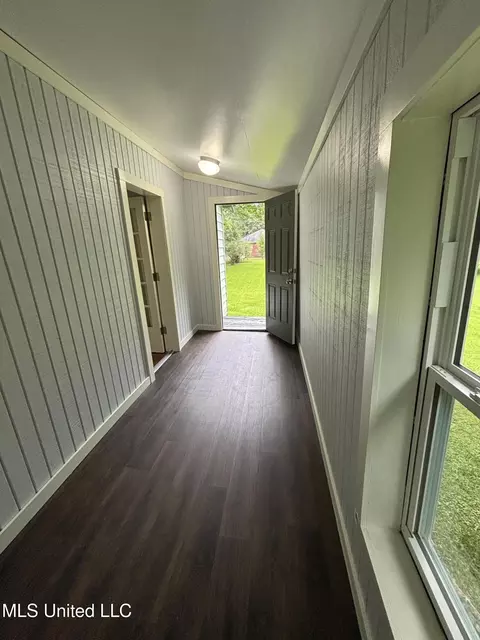 Entry Way - 873 Smith Co Rd 142, Morton, MS 39117 photo 4 of 4