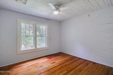Bedroom - 873 Smith Co Rd 142, Morton, MS 39117 photo 5 of 6