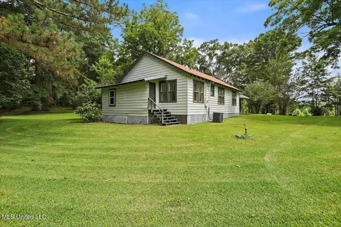 Exterior - 873 Smith Co Rd 142, Morton, MS 39117 photo 5 of 11