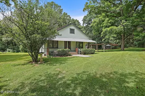 873 Smith Co Rd 142, Morton, MS 39117
