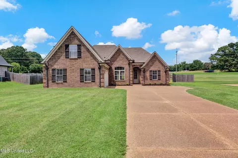 2338 Khushboo Cv, Southaven, MS 38671