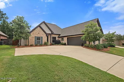 200 Grace Dr, Flowood, MS 39232