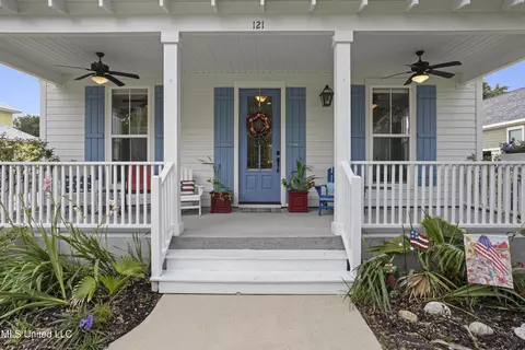 Exterior - 121 E Fourth St, Long Beach, MS 39560 photo 3 of 12