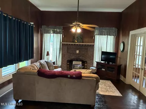 182 Main St, Bude, MS 39630 photo 9