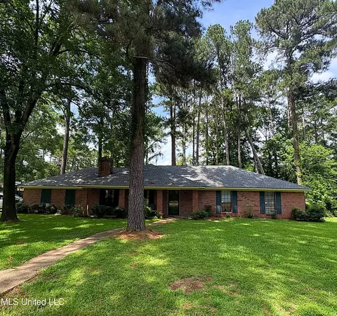 101 Dogwood Cir, Brandon, MS 39047