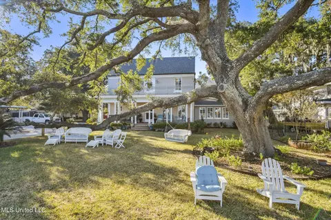 600 N Beach Blvd, Bay Saint Louis, MS 39520