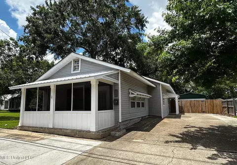515 Krebs Ave, Pascagoula, MS 39567