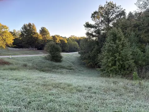 334 W Byhailia Creek Farm Rd, Byhalia, MS 38611
