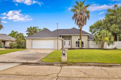 886 On The Grn, Biloxi, MS 39532