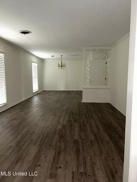 Living - 5308 Briarfield Rd, Jackson, MS 39211 photo 1 of 3